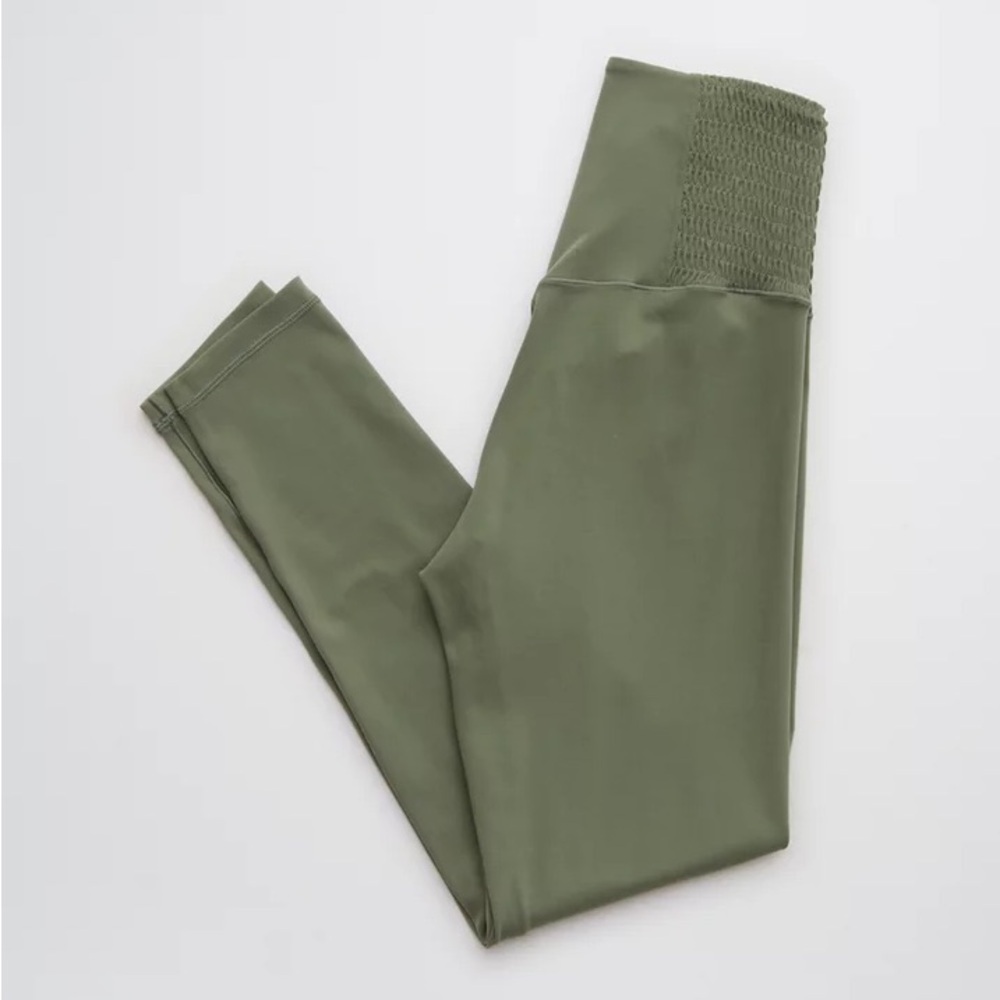 OFFLINE By Aerie Real Me Smocked Leggings Sz S Olive - Picture 3 of 9